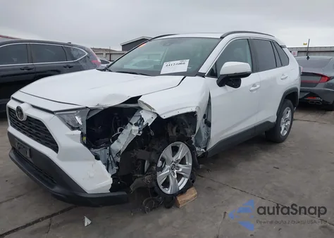 2020 Toyota Rav4 Xle z USA, uszkodzony, nr VIN 2T3W1RFV3LW091389